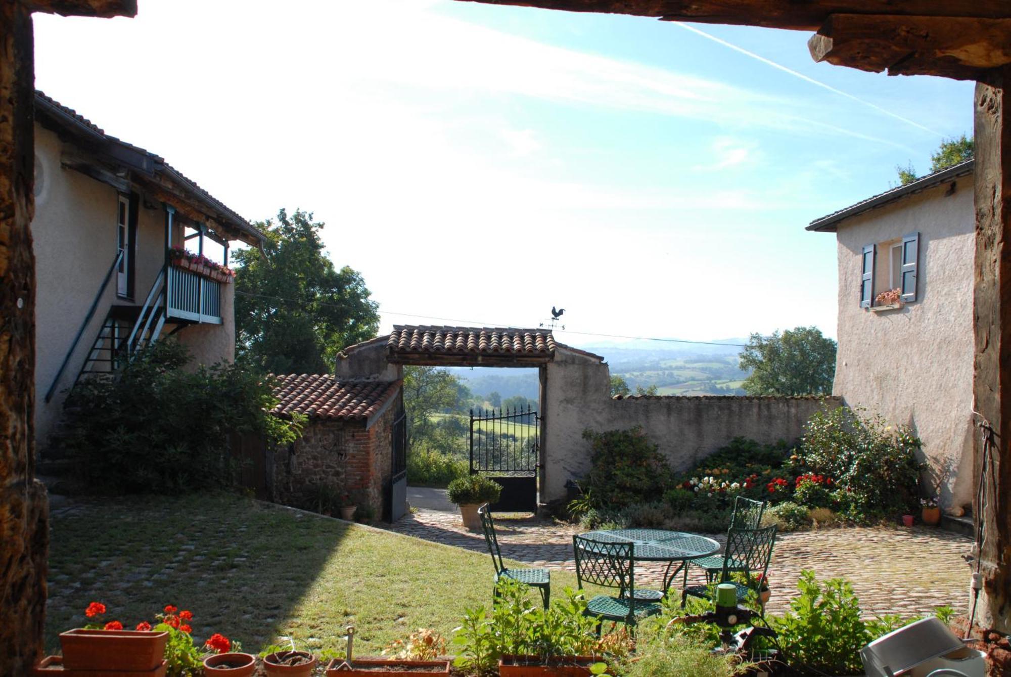 Chez Jacotte Et Elia Bed & Breakfast Saint-Galmier Exterior photo